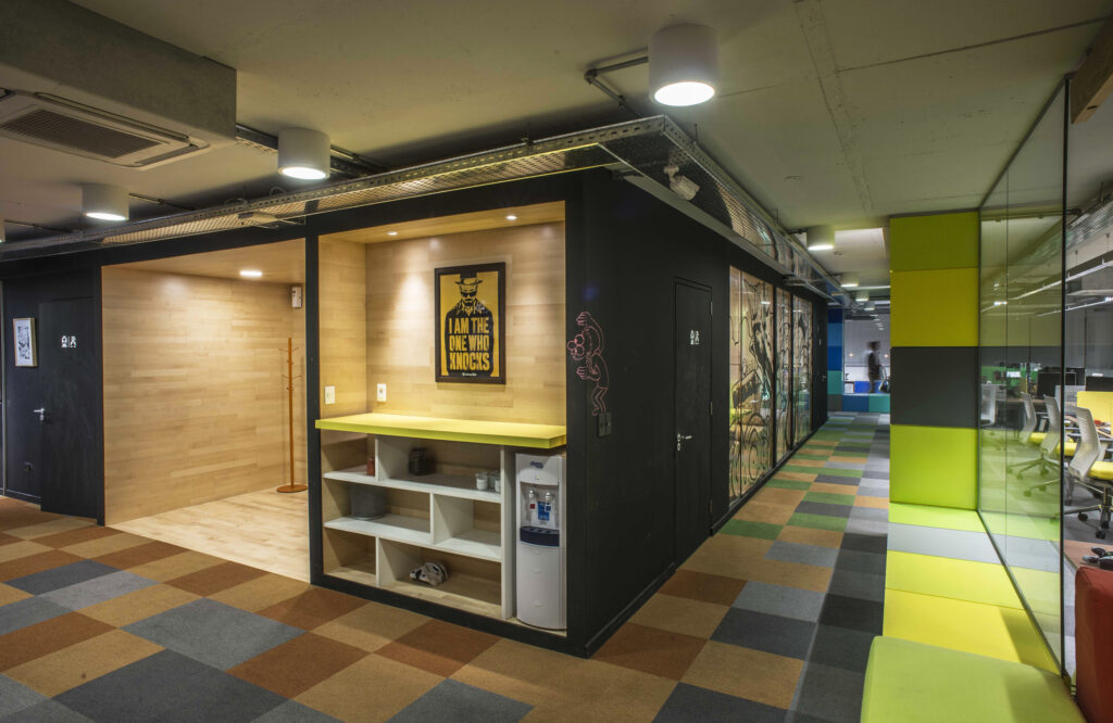 Sebastian Martinez Nicolas Rudolph IRONHIDE OFFICE-9967